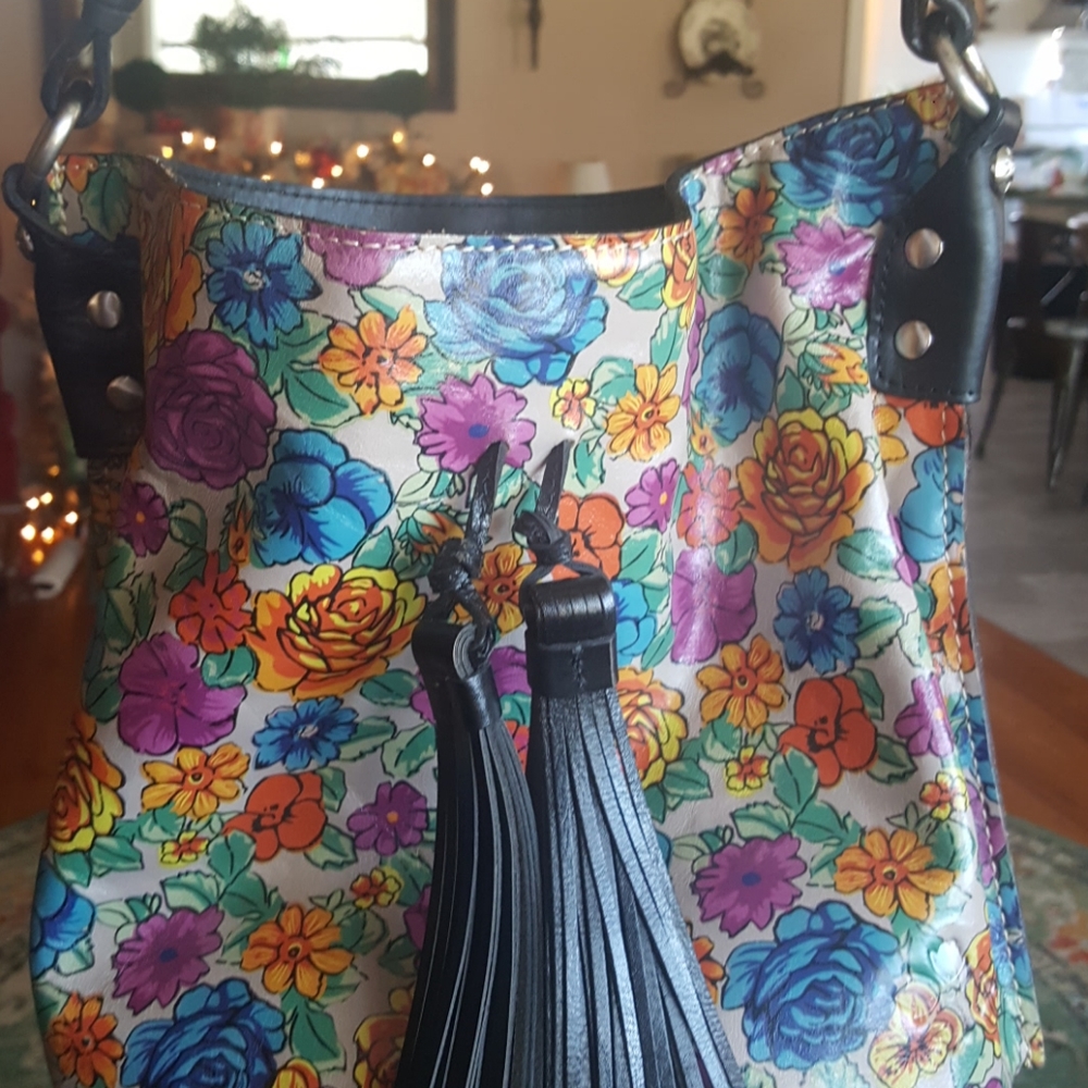 Patricia Nash bucket tote